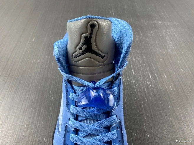 DV1310-401 5 RETRO Air  Jordan  “UNC” 1020